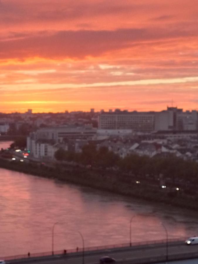 Appartement Standing Vue Panoramique Sur Nantes Luaran gambar